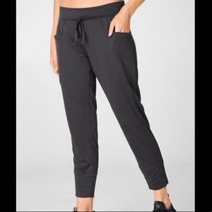 Fabletics Rocha Joggers Size M NWOT